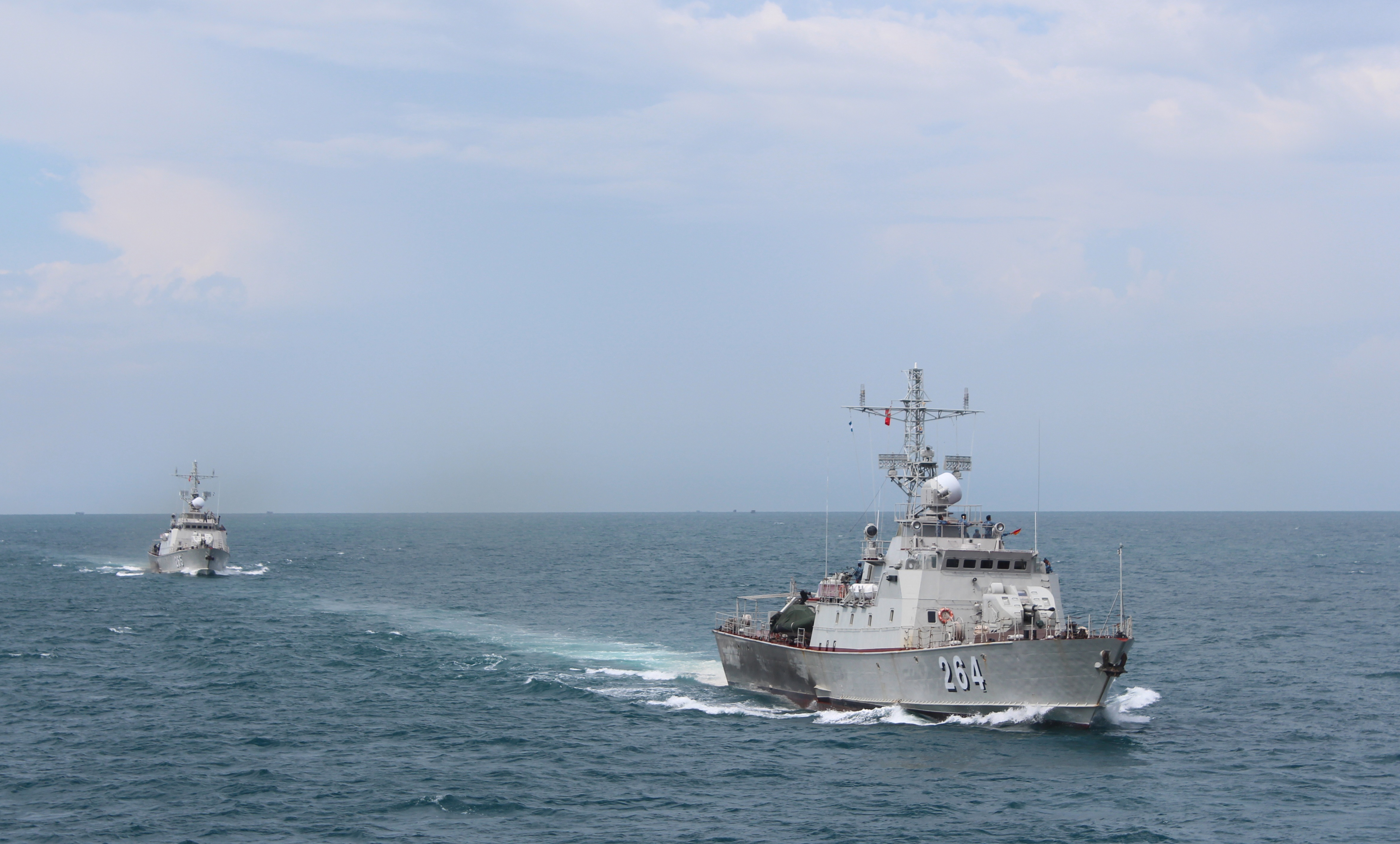 Tuần tra chung góp phần quan trọng giữ vững môi trường hoà bình, ổn định trên vùng biển Tây Nam

​